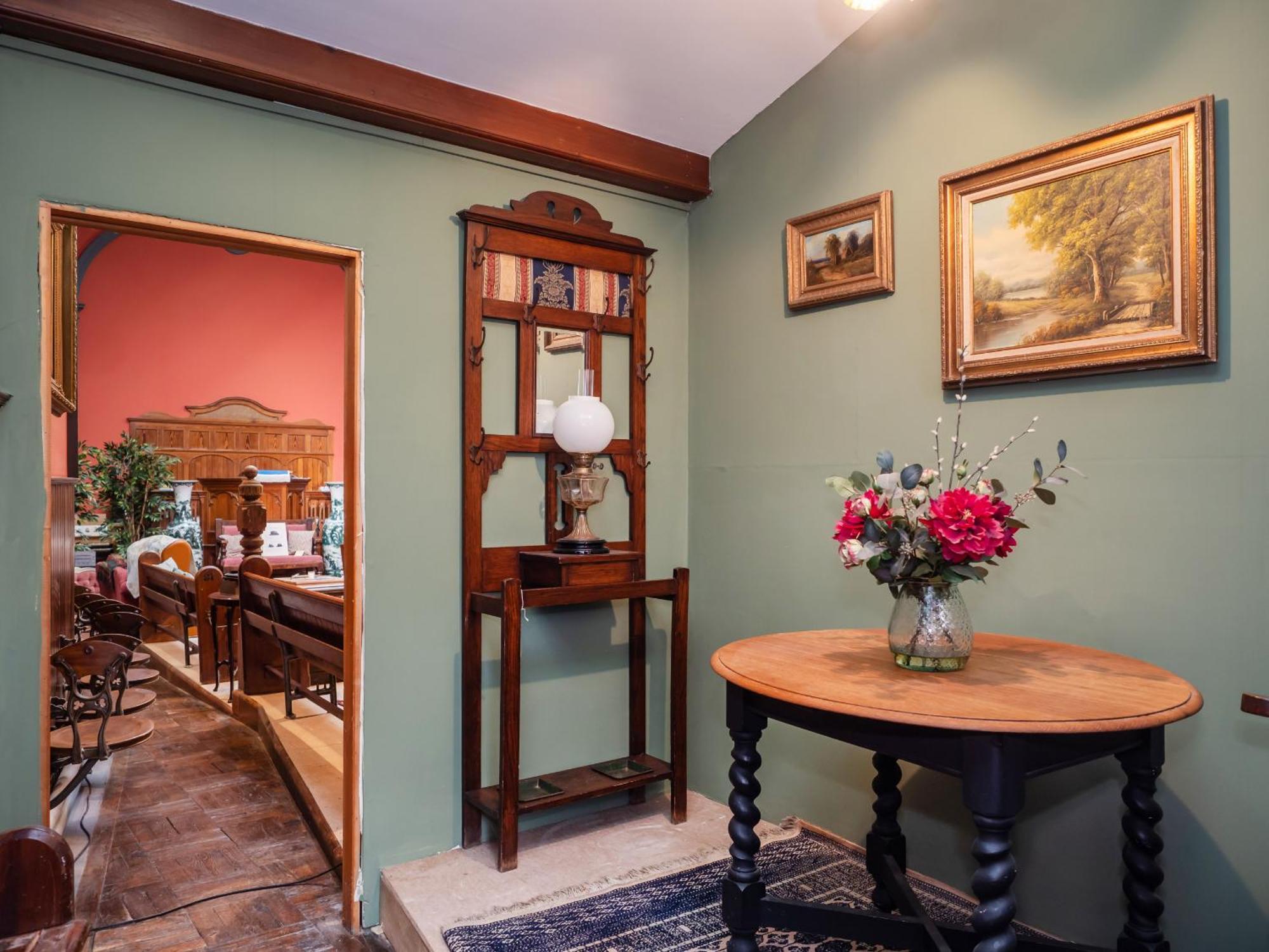 Finest Retreats - The Old Sunday School & Vestry Holiday home *